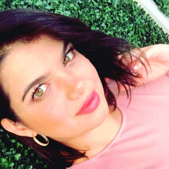 Meet your Posher, Miriell - Picture 1 of 1